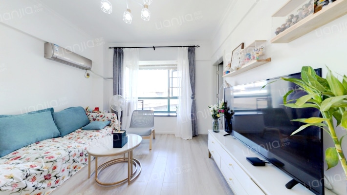 威嘉白金领域二手房实景图