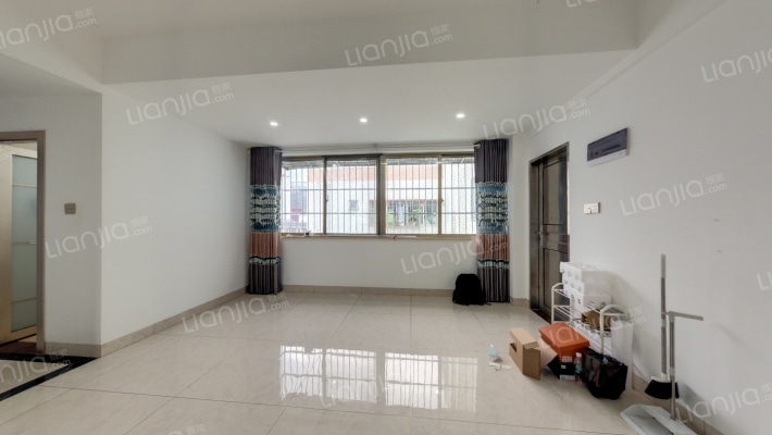 椰化苑二手房实景图