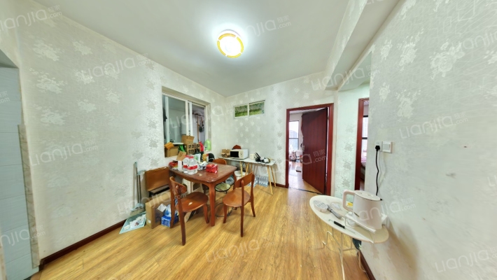 润莱金座二手房实景图