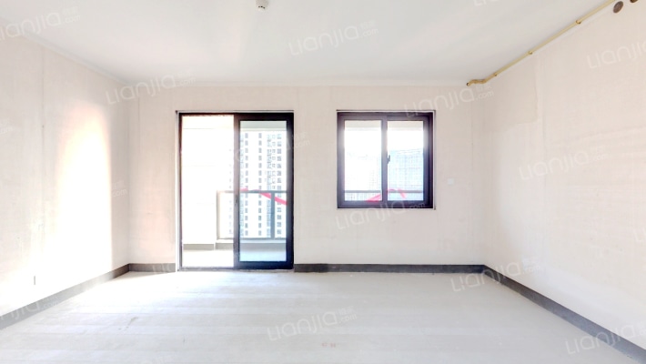 德信铂金湾二手房实景图