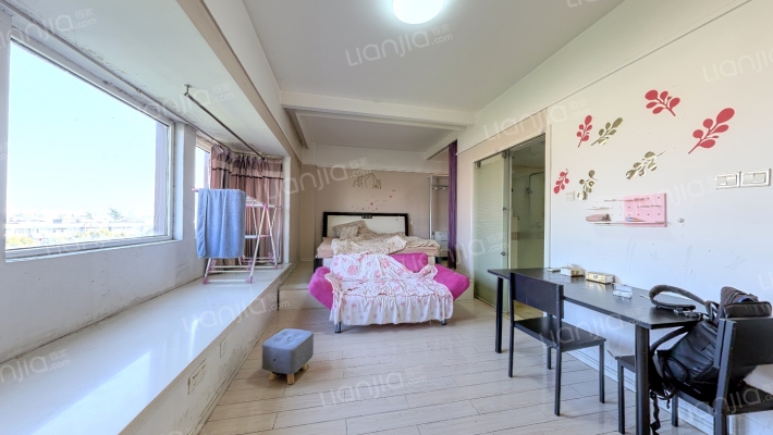 万科红郡二手房实景图