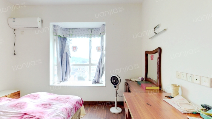 理想居二手房实景图