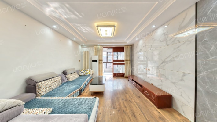 名士豪庭1区二手房实景图