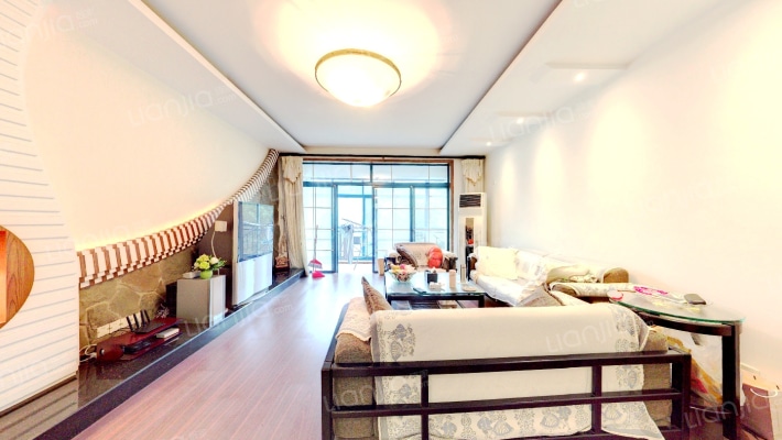 瑞士花园二手房实景图