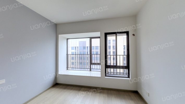 时代花城二手房实景图