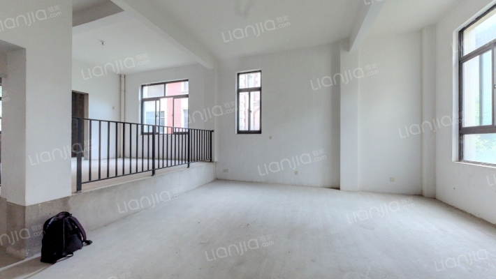 歌德岛二手房实景图