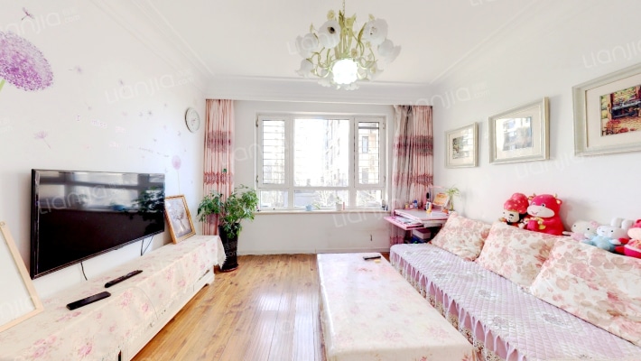 艾维尼小城二手房实景图