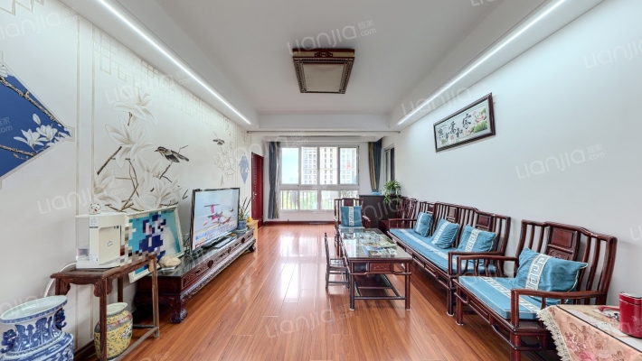 东方新天地（西区）二手房实景图