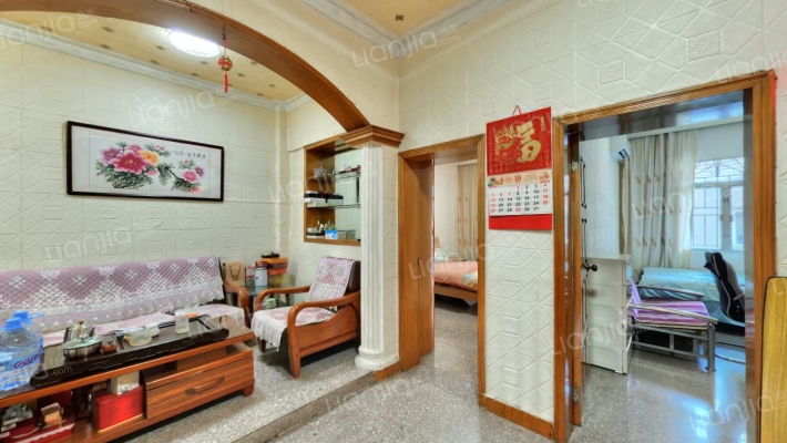 蜂巢山路二手房实景图