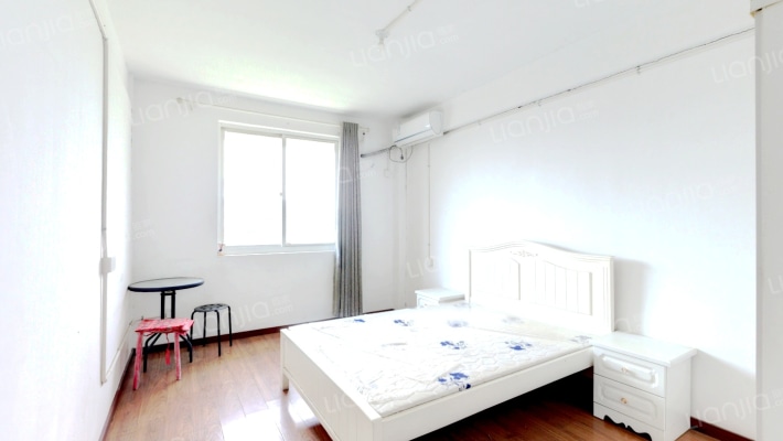 宏河嘉园二手房实景图