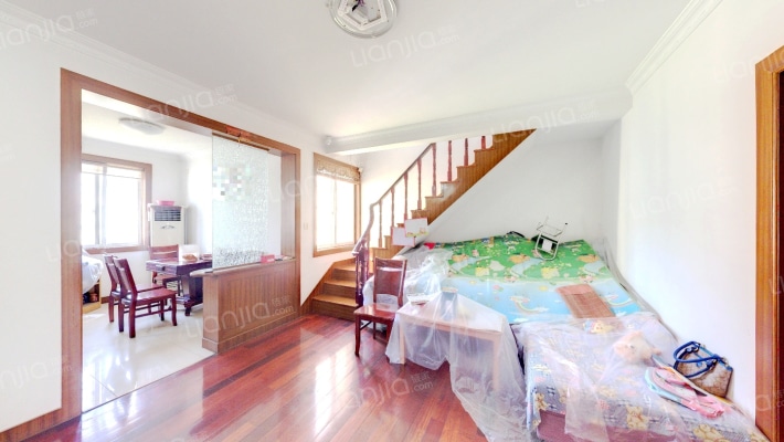 中华西村二手房实景图