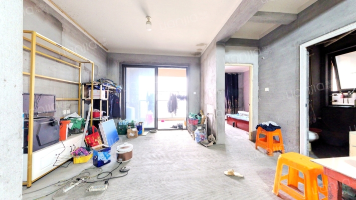 华秦铂湾二手房实景图