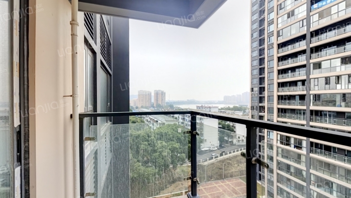 宝德麓湖二手房实景图