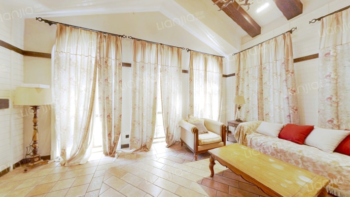 万科兰乔圣菲二手房实景图