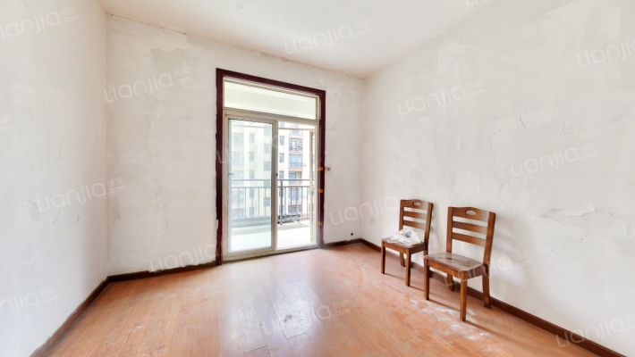 红霞名苑二手房实景图