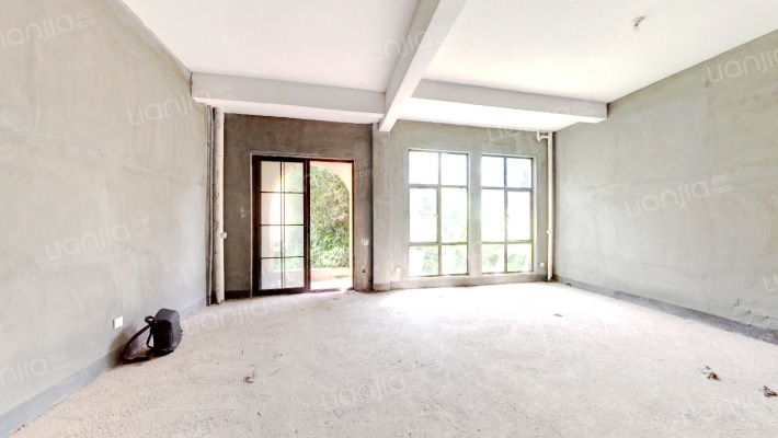 中铁水映加州二手房实景图