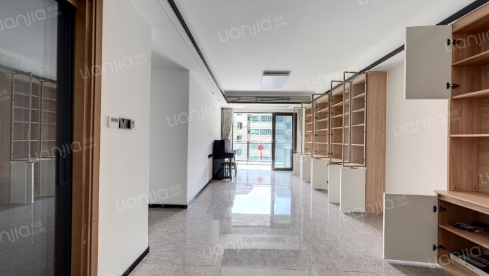 龙光天宸二手房实景图