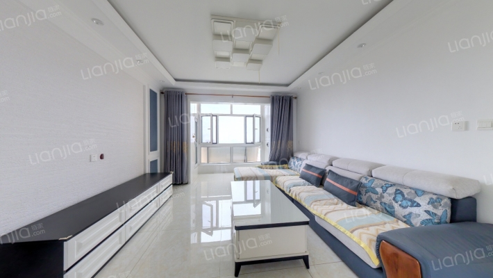 房子南北通透三居室，房本満二，拎包入住。-客厅