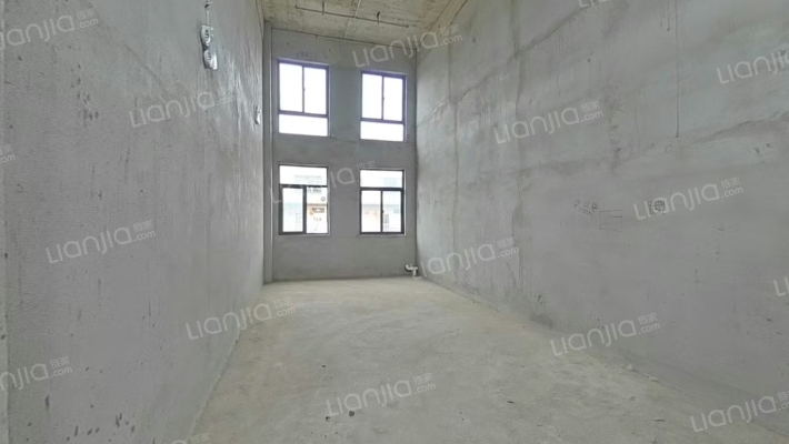 卫真农贸城二手房实景图