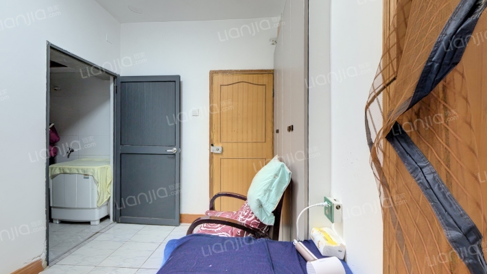 医药公司宿舍二手房实景图