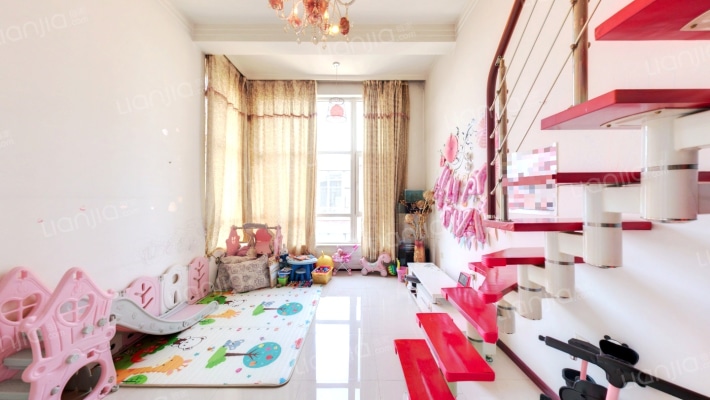 雷凯尼绅二手房实景图