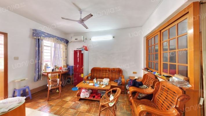 老报社大院二手房实景图