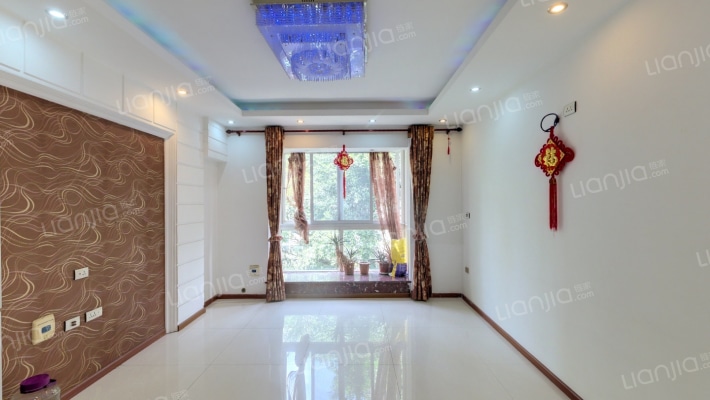 在水一方二手房实景图