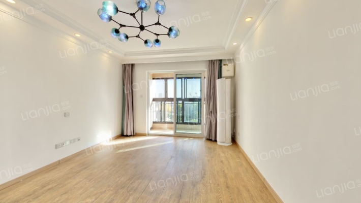 金地湖山境二手房实景图