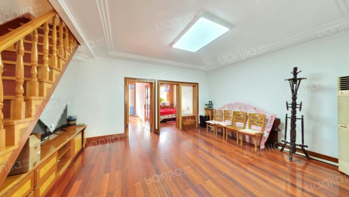 孛兰路北段二手房实景图