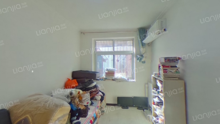 西南庄前亍15号院二手房实景图