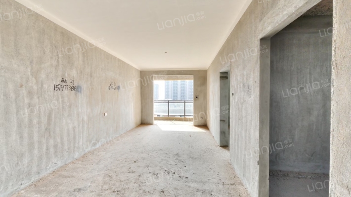 鸿海满园二手房实景图