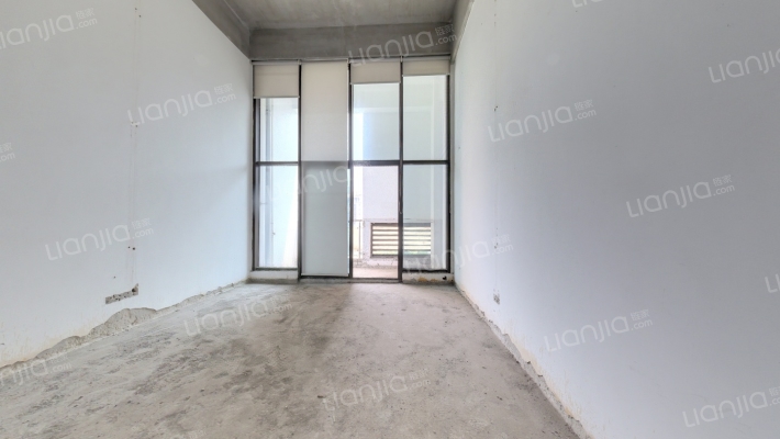 新跨越I33二手房实景图