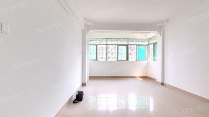 海南松海联合供水公司宿舍二手房实景图