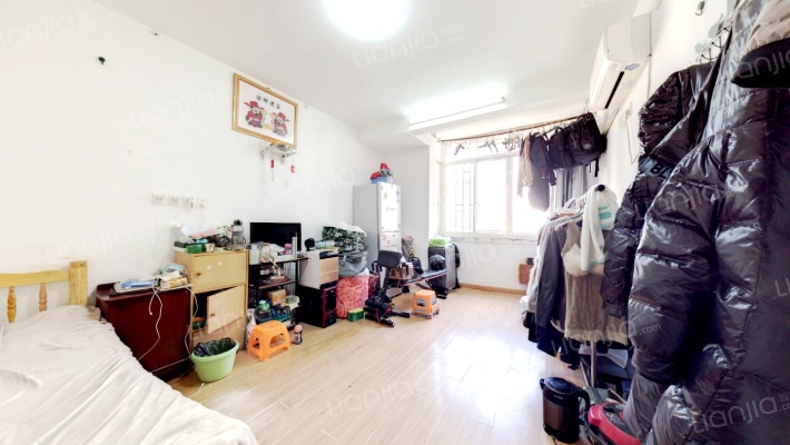 宝山路519号二手房实景图