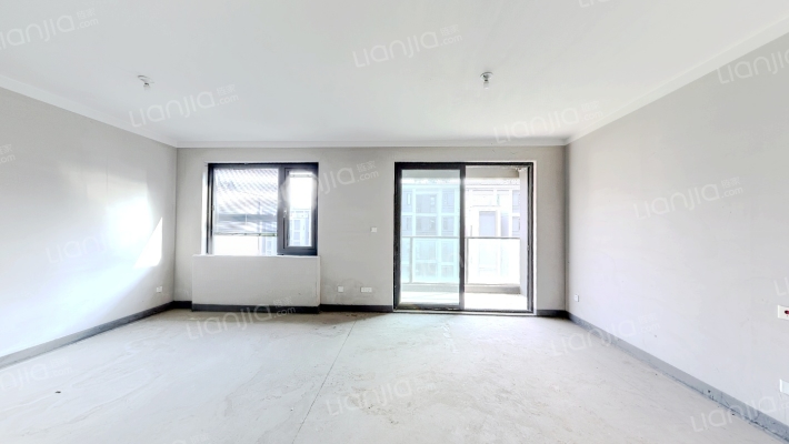 融创惠山映二区二手房实景图