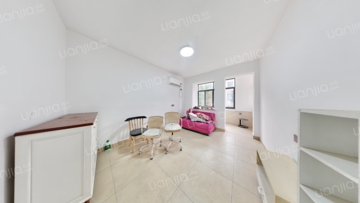 化坪山二手房实景图