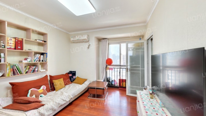 东方米兰二手房实景图