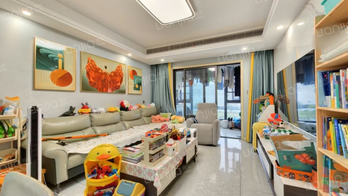 晓春城二手房实景图