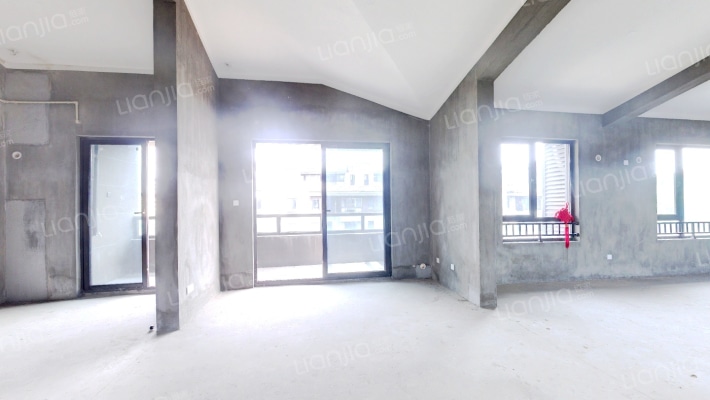 湖畔樾山二手房实景图