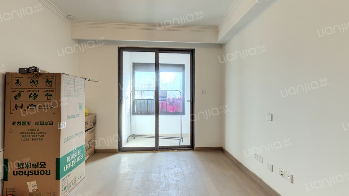 依云景苑二手房实景图