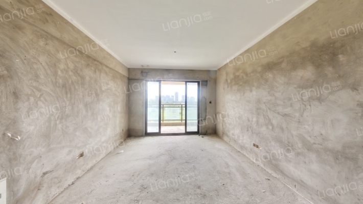 美林江畔二手房实景图