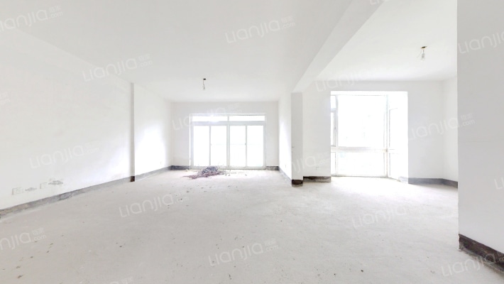 泓坊河畔二手房实景图