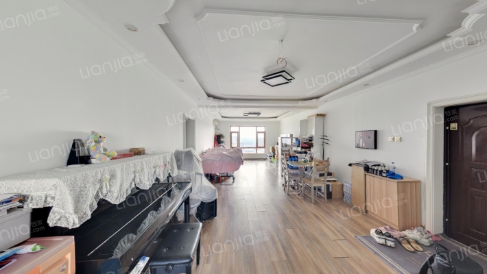 亚泰豪苑二手房实景图