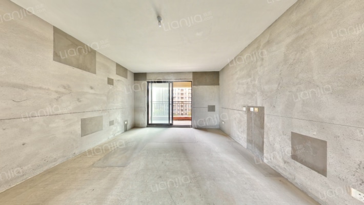 鲁能公馆2号院二手房实景图