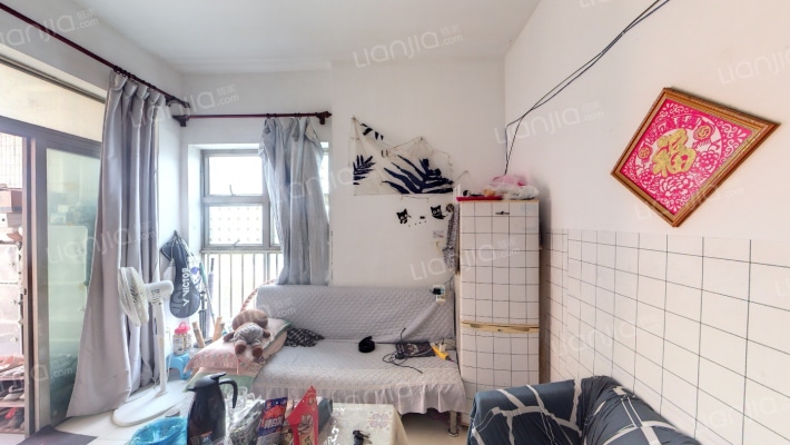 利嘉苑二手房实景图