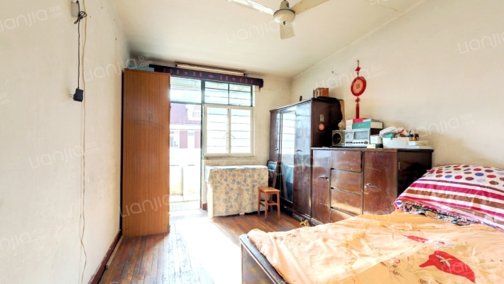 安顺路231弄二手房实景图