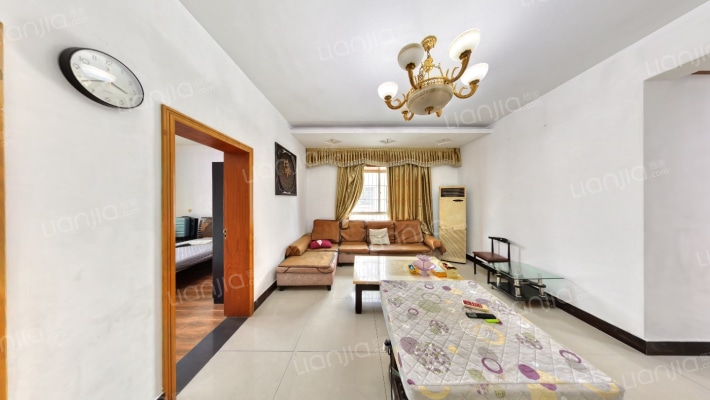 中南汽车世界二手房实景图