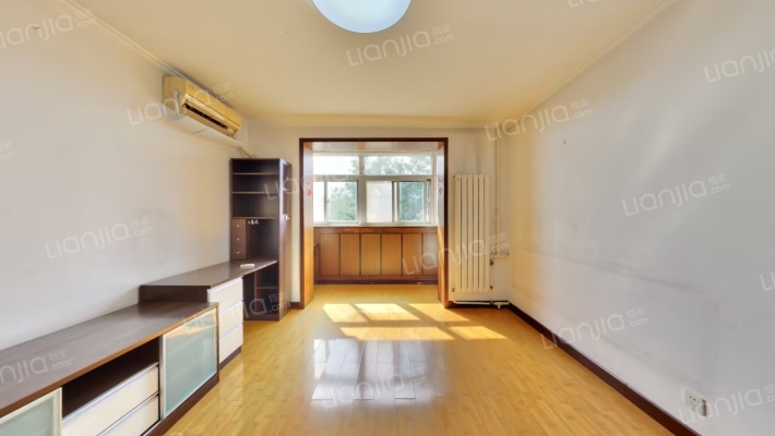 护国寺18号院二手房实景图