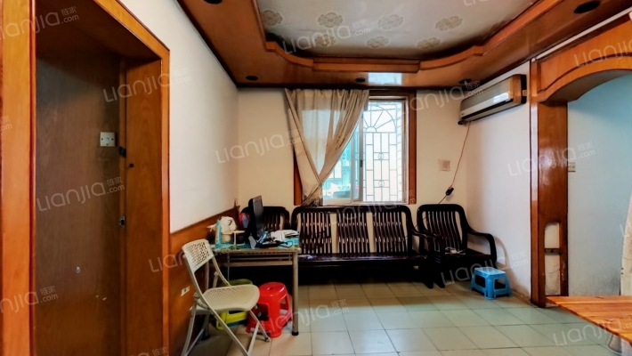 龙坪新邨二手房实景图