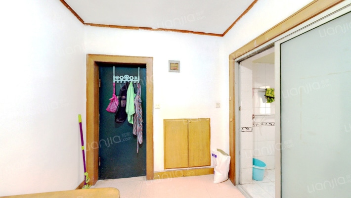 毛巾厂宿舍二手房实景图